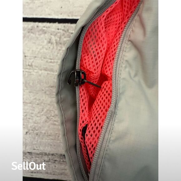 The North Face Women's Hooded Jacket Sz.LG Gray Casual - Picture 11 of 11